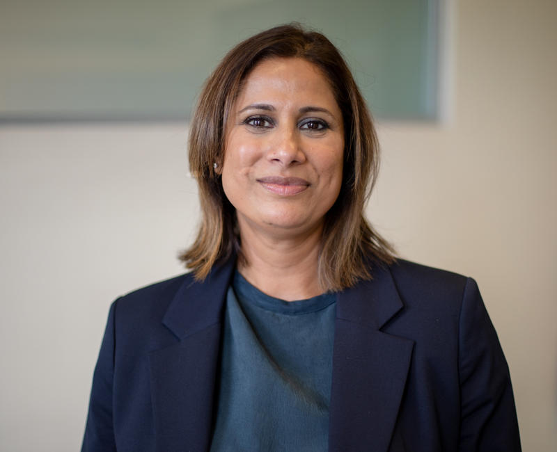 Renu Gupta's headshot 