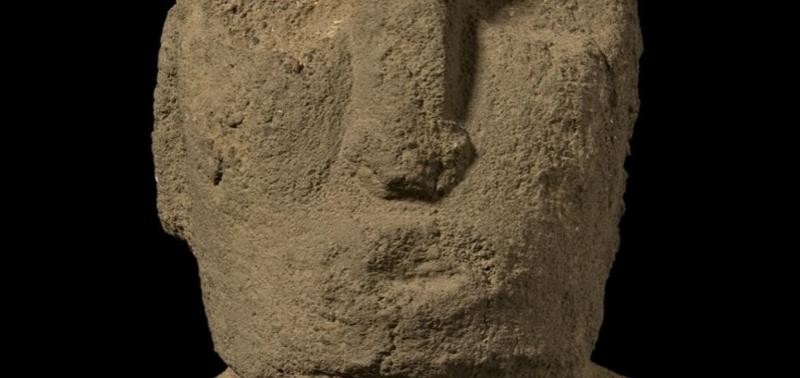 Moai sculpture showing a carved head - Pitt Rivers Museum