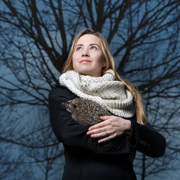 Joanna Bagniewska with hedgehog, courtesy of Jadwiga Bronte